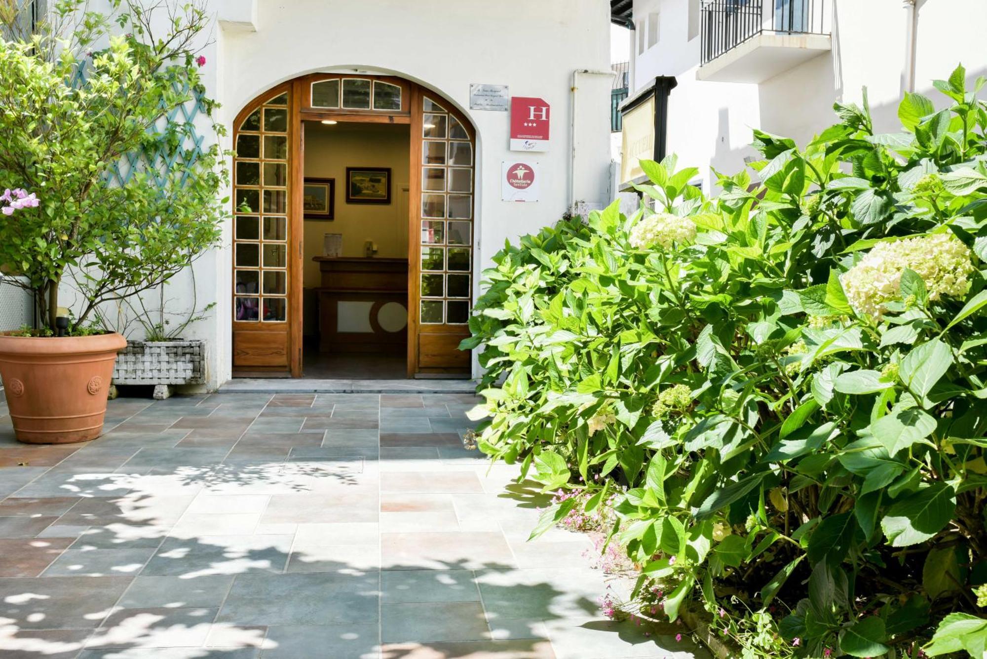 Logis Hotel & Restaurant Bergeret Sport Hendaye Exterior foto