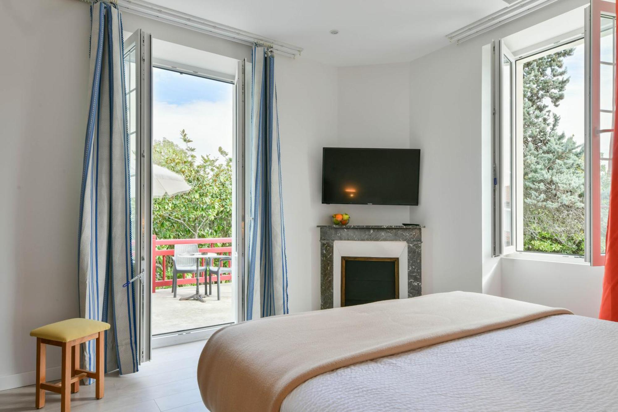 Logis Hotel & Restaurant Bergeret Sport Hendaye Exterior foto